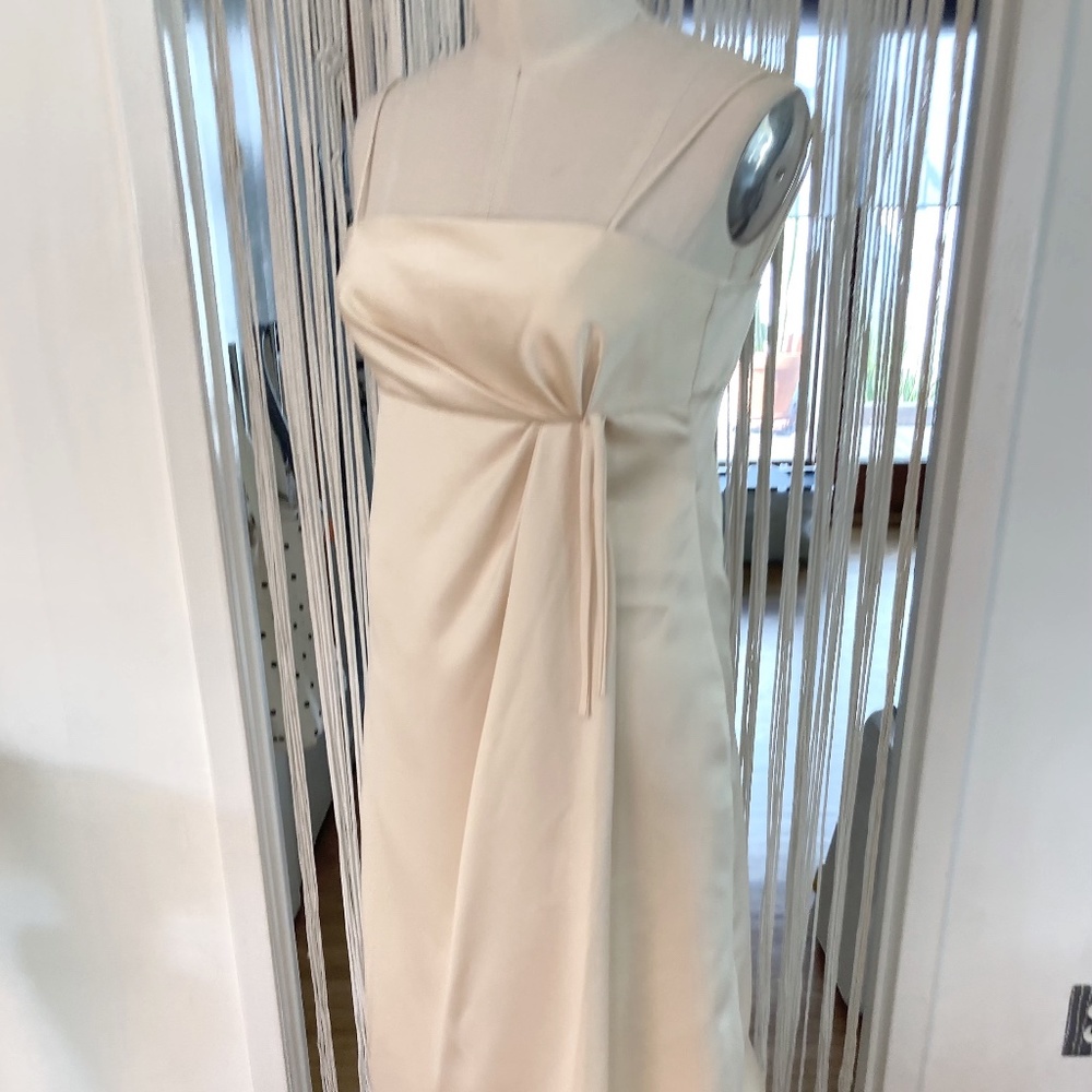 Vera Wang ~ Cream Formal  Dress SZ 4 Prom/Wedding